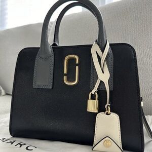 MARC JACOBS Little Big Shot